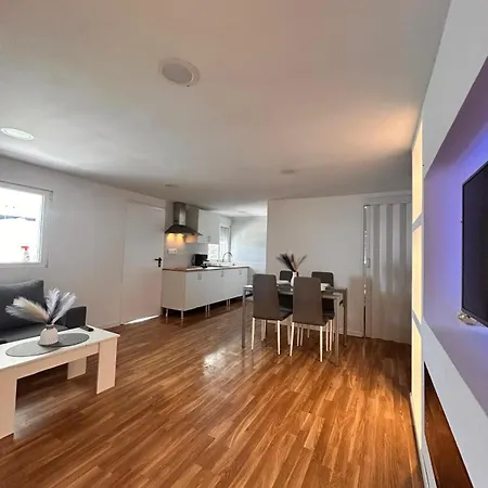 Con Piscina بينيكارلو