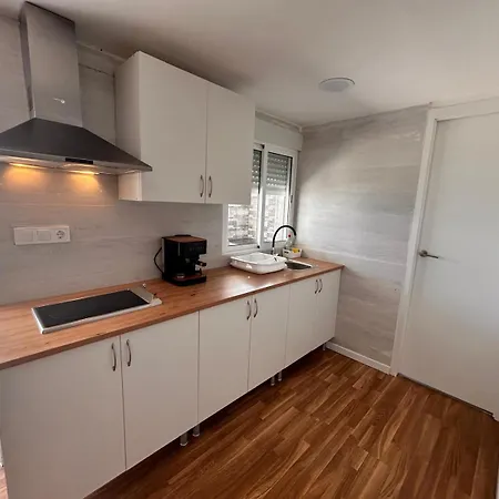 بيت للعطل Con Piscina *